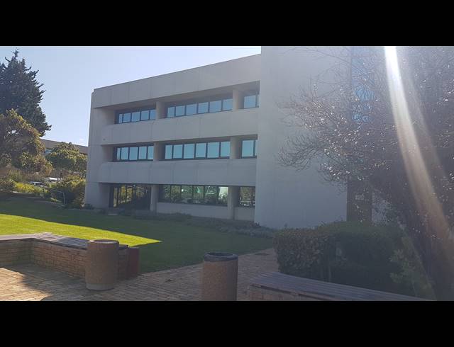664M² OFFICE TO LET IN TYGER VALLEY